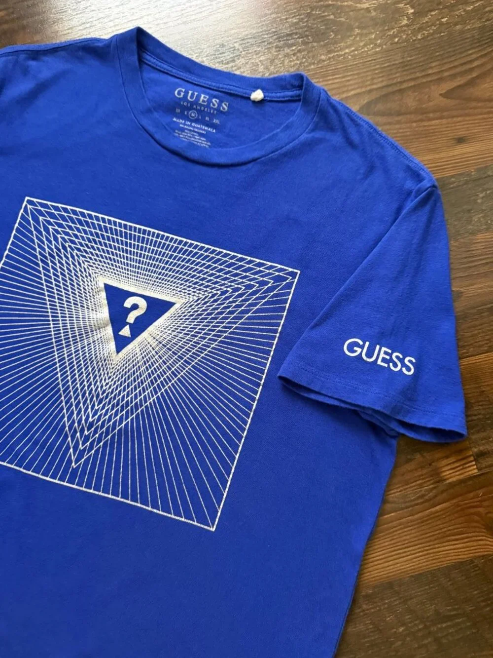 Guess Optical Illusion Geometric Graphic T-Shirt - Picture 2 of 7